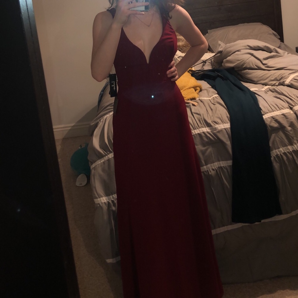 burgundy prom dress (lulus)